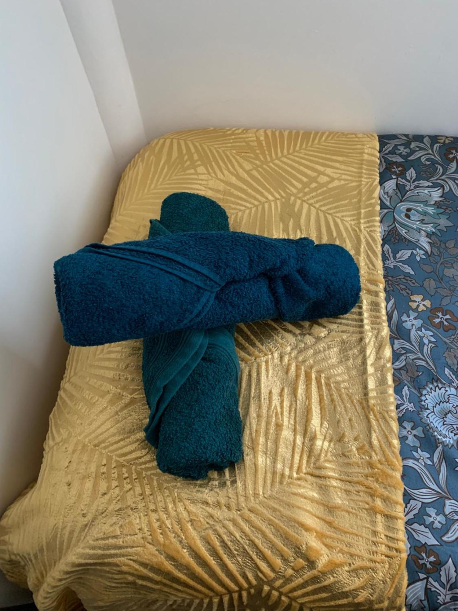 Paris Golden Studio Ngoại thất bức ảnh